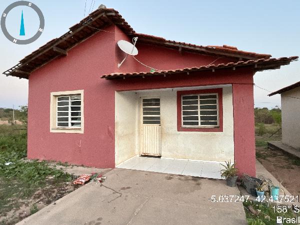 Vende-se em Altos-PI  Casa, 62.00 de área privativa, 250.00 de área do terreno,  2_qto(s), varanda, a.serv, WC, 1_sala(s), cozinha, 1_vaga(s) de garagem.