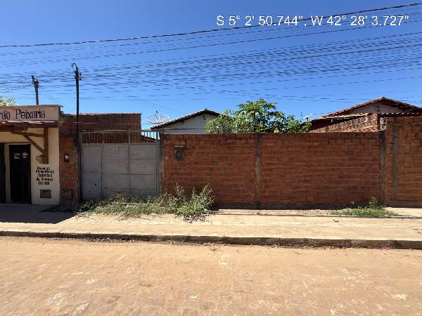 Vende-se em Altos-PI  Casa, 42.60 de área total, 42.60 de área privativa, 200.00 de área do terreno,  2_qto(s), WC, 1_sala(s), cozinha.