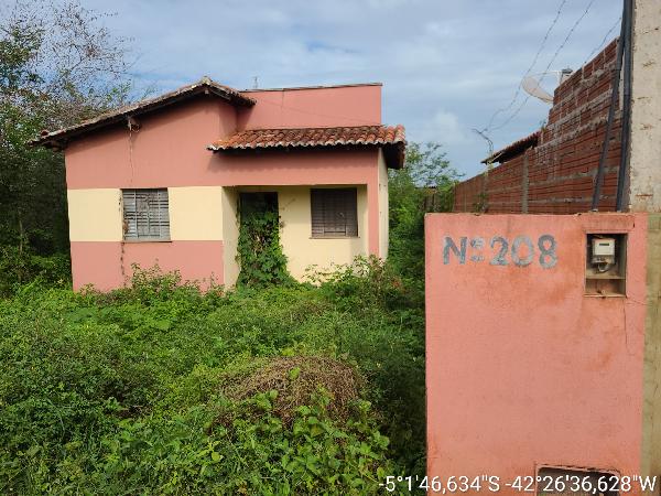 Vende-se em Altos-PI  Casa, 45.06 de área privativa, 278.40 de área do terreno,  2_qto(s), varanda, a.serv, WC, 1_sala(s), cozinha, 1_vaga(s) de garagem.