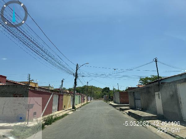 Vende-se em Altos-PI  Casa, 69.87 de área privativa, 250.00 de área do terreno,  2_qto(s), a.serv, WC, 1_sala(s), cozinha, Terraco, 1_vaga(s) de garagem.