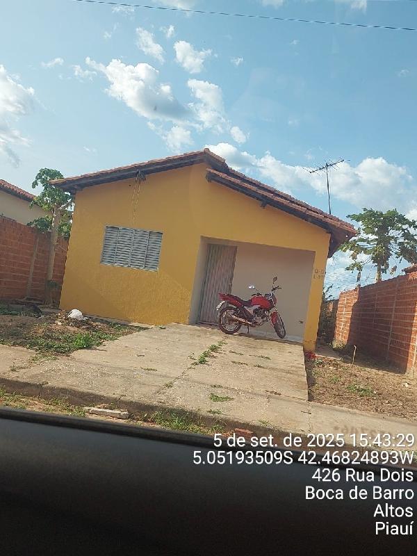 Vende-se em Altos-PI  Casa, 40.26 de área total, 40.26 de área privativa, 250.00 de área do terreno,  2_qto(s), a.serv, WC, 1_sala(s), cozinha.