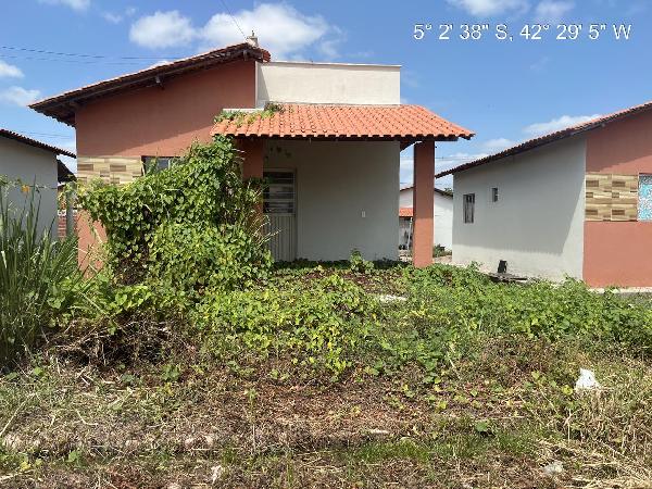 Vende-se em Altos-PI  Casa, 56.43 de área total, 56.43 de área privativa, 200.00 de área do terreno,  2_qto(s), a.serv, WC, 1_sala(s), cozinha, Terraco.