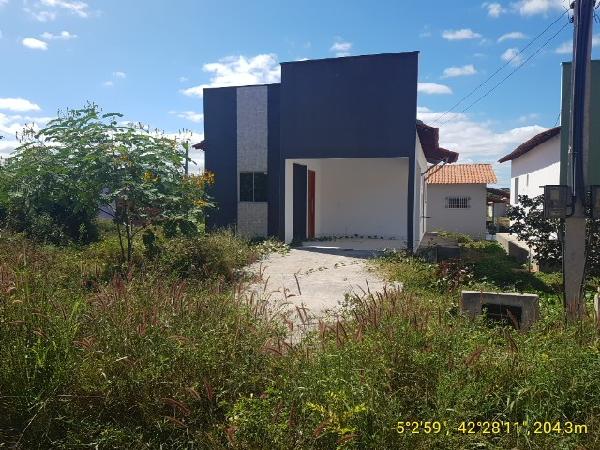 Vende-se em Altos-PI  Casa, 65.18 de área total, 65.18 de área privativa, 200.00 de área do terreno,  2_qto(s), a.serv, WC, 1_sala(s), cozinha, 1_vaga(s) de garagem.