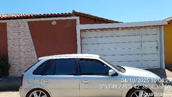 Vende-se em Agua Branca-PI  Casa, 94.87 de área total, 53.90 de área privativa, 300.00 de área do terreno,  2_qto(s), a.serv, WC, 1_sala(s), cozinha.