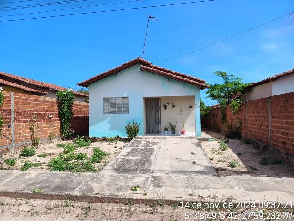 Vende-se em Altos-PI  Casa, 45.99 de área privativa, 200.00 de área do terreno,  2_qto(s), a.serv, WC, 1_sala(s), cozinha, Terraco.