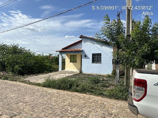 Vende-se em Altos-PI  Casa, 62.00 de área total, 62.00 de área privativa, 200.00 de área do terreno,  2_qto(s), varanda, WC, 1_sala(s), cozinha, Terraco.