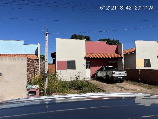 Vende-se em Altos-PI  Casa, 63.22 de área total, 63.22 de área privativa, 200.00 de área do terreno,  2_qto(s), varanda, WC, 1_sala(s), cozinha, Terraco.