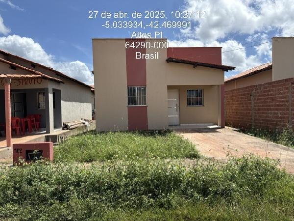 Vende-se em Altos-PI  Casa, 58.45 de área total, 58.45 de área privativa, 180.00 de área do terreno,  2_qto(s), a.serv, WC, 1_sala(s), cozinha, Terraco.