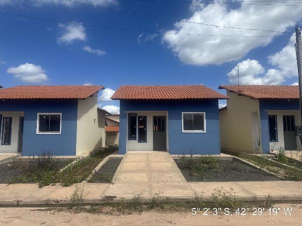 Vende-se em Altos-PI  Casa, 54.40 de área total, 54.40 de área privativa, 160.00 de área do terreno,  2_qto(s), a.serv, WC, 1_sala(s), cozinha.