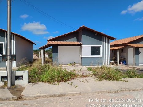 Vende-se em Altos-PI  Casa, 62.64 de área privativa, 200.00 de área do terreno,  2_qto(s), WC, 1_sala(s), cozinha, Terraco.