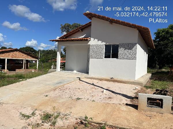 Vende-se em Altos-PI  Casa, 52.21 de área total, 52.21 de área privativa, 239.98 de área do terreno,  2_qto(s), varanda, a.serv, WC, 1_sala(s), cozinha, Terraco.