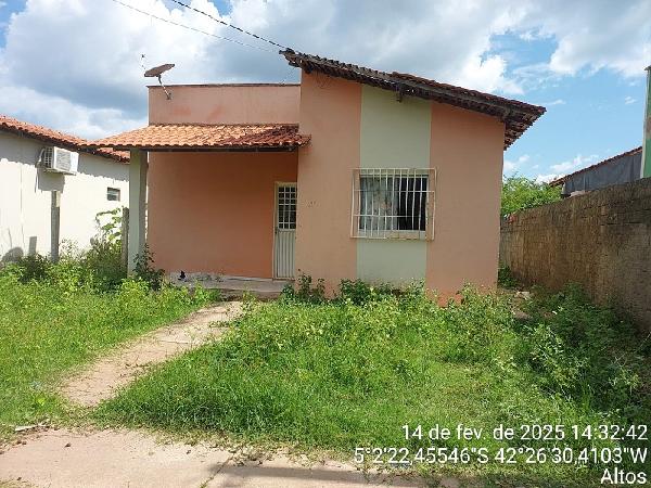 Vende-se em Altos-PI  Casa, 53.20 de área privativa, 300.00 de área do terreno,  2_qto(s), a.serv, WC, 1_sala(s), cozinha, Terraco, 1_vaga(s) de garagem.