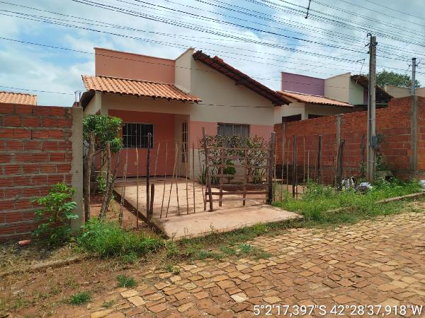 Vende-se em Altos-PI  Casa, 56.95 de área total, 56.95 de área privativa, 151.20 de área do terreno,  2_qto(s), varanda, a.serv, WC, WC Emp, 1_sala(s), cozinha, Terraco, 1_vaga(s) de garagem.