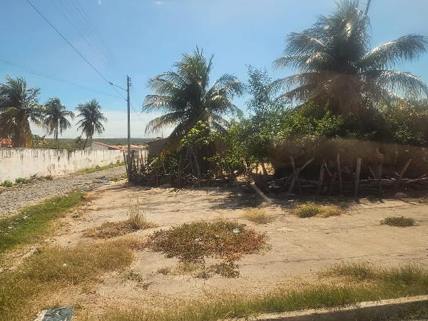 Vende-se em Alagoinha Do Piaui-PI  Casa, 60.00 de área total, 60.00 de área privativa, 150.00 de área do terreno,  2_qto(s), a.serv, WC, 1_sala(s).