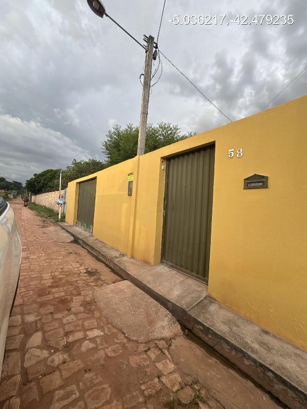 Vende-se em Altos-PI  Casa, 54.00 de área total, 54.00 de área privativa, 200.00 de área do terreno,  2_qto(s), a.serv, WC, 1_sala(s), cozinha, Terraco, 1_vaga(s) de garagem.