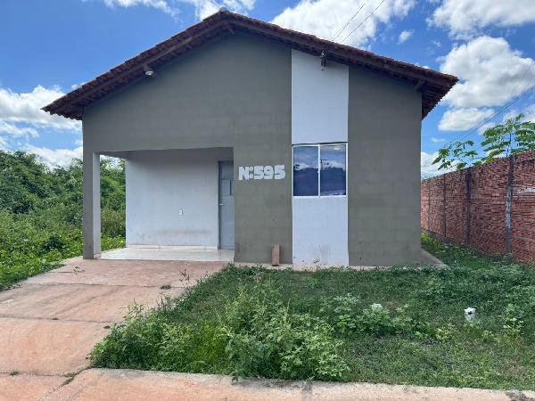 Vende-se em Altos-PI  Casa, 57.25 de área total, 57.25 de área privativa, 300.00 de área do terreno,  2_qto(s), a.serv, WC, 1_sala(s), cozinha, 1_vaga(s) de garagem.