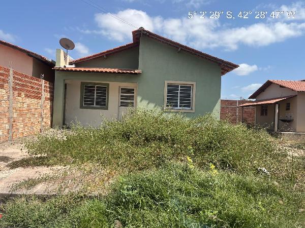 Vende-se em Altos-PI  Casa, 62.00 de área total, 62.00 de área privativa, 236.80 de área do terreno,  2_qto(s), a.serv, WC, 1_sala(s), cozinha, Terraco, 1_vaga(s) de garagem.