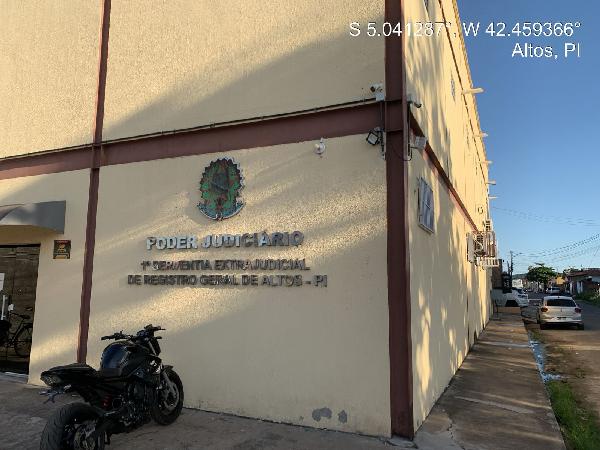 Vende-se em Altos-PI  Casa, 68.31 de área total, 68.31 de área privativa, 220.00 de área do terreno,  3_qto(s), varanda, WC, 1_sala(s), cozinha, 1_vaga(s) de garagem.