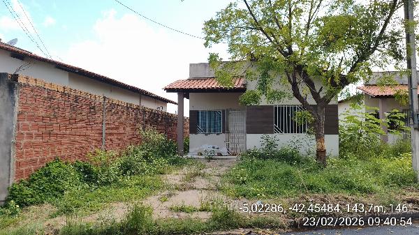 Vende-se em Altos-PI  Casa, 58.50 de área total, 58.50 de área privativa, 248.81 de área do terreno,  2_qto(s), varanda, WC, 1_sala(s), cozinha.