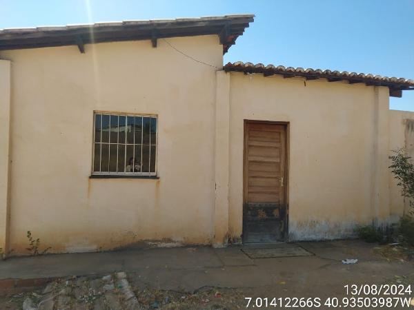 Vende-se em Alagoinha Do Piaui-PI  Casa, 59.40 de área privativa, 156.40 de área do terreno,  2_qto(s), WC, 1_sala(s), cozinha.