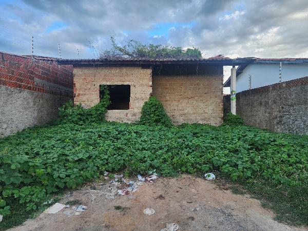 Vende-se em Mossoro-RN  Casa, 70.00 de área total, 70.00 de área privativa, 200.00 de área do terreno.