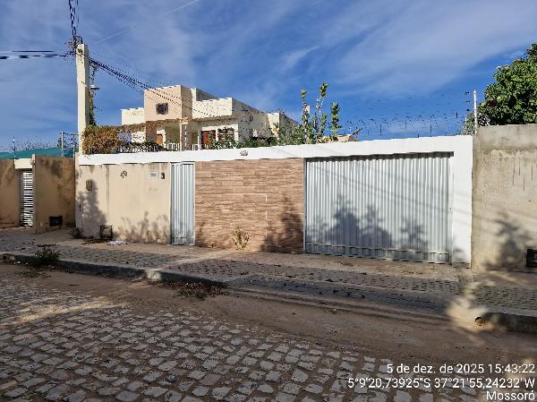 Vende-se em Mossoro-RN  Casa, 115.25 de área total, 115.25 de área privativa, 300.00 de área do terreno,  3_qto(s), a.serv, WC, 1_sala(s), cozinha, Terraco, 1_vaga(s) de garagem.