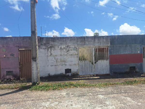 Vende-se em Sao Goncalo Do Amarante-RN  Casa, 64.96 de área total, 49.22 de área privativa, 101.26 de área do terreno,  2_qto(s), a.serv, WC, 1_sala(s), cozinha, 1_vaga(s) de garagem.