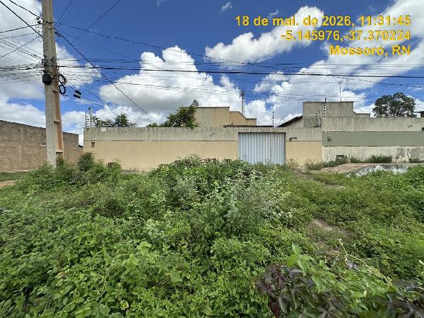 Vende-se em Mossoro-RN  Casa, 65.89 de área total, 65.89 de área privativa, 280.00 de área do terreno,  2_qto(s), a.serv, WC, 1_sala(s), cozinha, Terraco, 1_vaga(s) de garagem.