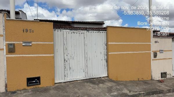 Vende-se em Bom Jesus-RN  Casa, 66.50 de área total, 66.50 de área privativa, 133.33 de área do terreno,  2_qto(s), a.serv, WC, 1_sala(s), cozinha, 1_vaga(s) de garagem.