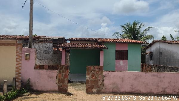 Vende-se em Maxaranguape-RN  Casa, 55.90 de área privativa, 200.00 de área do terreno,  2_qto(s), WC, 1_sala(s), cozinha, 1_vaga(s) de garagem.