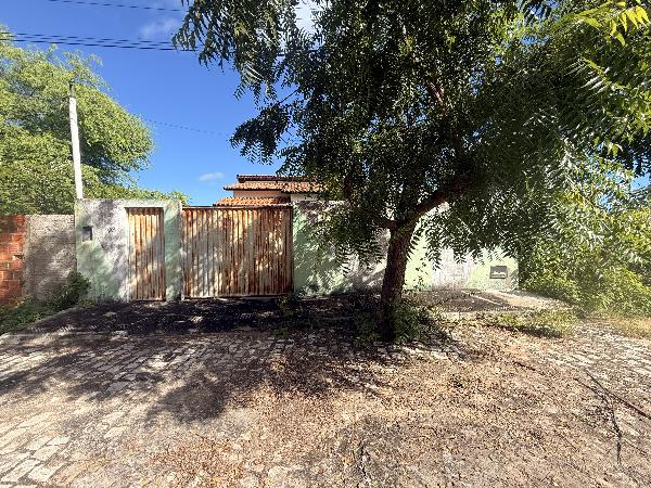 Vende-se em Mossoro-RN  Casa, 58.60 de área total, 58.60 de área privativa, 200.00 de área do terreno,  2_qto(s), varanda, a.serv, WC, 1_sala(s), cozinha.