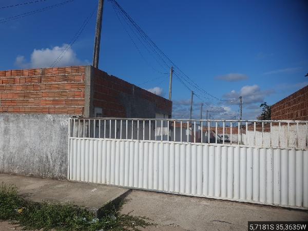 Vende-se em Ceara-Mirim-RN  Casa, 66.73 de área total, 57.73 de área privativa, 157.67 de área do terreno,  2_qto(s), a.serv, WC, 1_sala(s), cozinha, 1_vaga(s) de garagem.