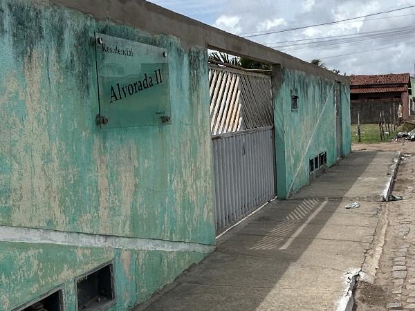 Vende-se em Sao Goncalo Do Amarante-RN  Casa, 49.15 de área total, 48.55 de área privativa, 63.45 de área do terreno,  2_qto(s), varanda, WC, 1_sala(s).