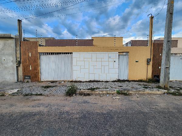Vende-se em Mossoro-RN  Casa, 82.03 de área total, 82.03 de área privativa, 200.00 de área do terreno,  2_qto(s), a.serv, WC, 1_sala(s), cozinha, Terraco, 1_vaga(s) de garagem.