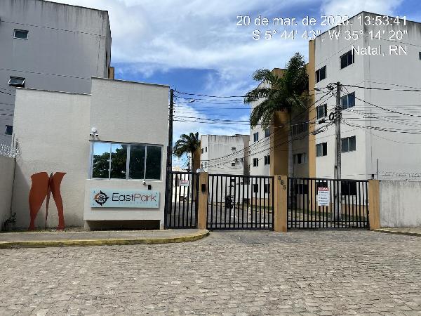 Vende-se em Natal-RN  apto, 58.84 de área total, 53.33 de área privativa,  2_qto(s), a.serv, WC, 1_sala(s), cozinha, 1_vaga(s) de garagem.