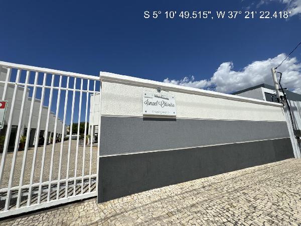 Vende-se em Mossoro-RN  Casa, 86.02 de área total, 80.15 de área privativa, 98.00 de área do terreno,  2_qto(s), WC, 1_sala(s), 1 lavabo(s), cozinha, 1_vaga(s) de garagem.