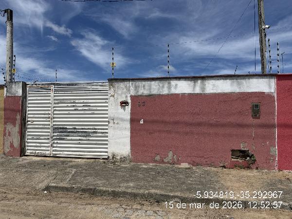 Vende-se em Parnamirim-RN  Casa, 62.80 de área total, 62.80 de área privativa, 232.74 de área do terreno,  2_qto(s), varanda, a.serv, WC, 1_sala(s), cozinha.