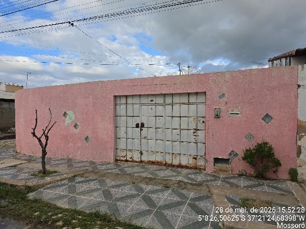Vende-se em Mossoro-RN  Casa, 52.34 de área total, 523.44 de área privativa, 150.00 de área do terreno,  2_qto(s), WC, 1_sala(s), cozinha.