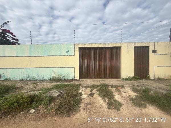 Vende-se em Mossoro-RN  Casa, 59.87 de área total, 59.87 de área privativa, 300.00 de área do terreno,  2_qto(s), a.serv, WC, 1_sala(s), cozinha, 1_vaga(s) de garagem.