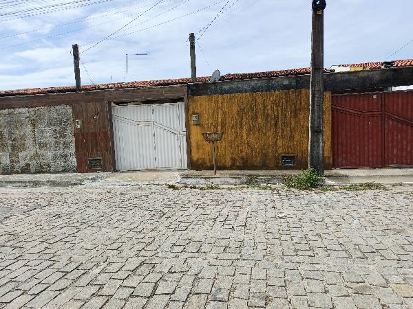 Vende-se em Sao Goncalo Do Amarante-RN  Casa, 70.18 de área total, 70.18 de área privativa, 134.12 de área do terreno,  2_qto(s), a.serv, WC, 1_sala(s), cozinha, Terraco, 1_vaga(s) de garagem.