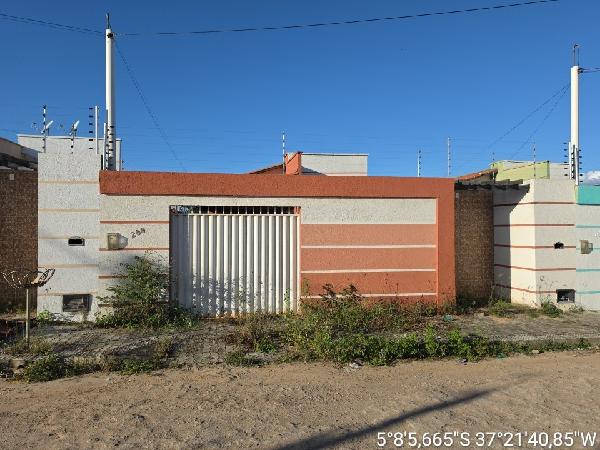 Vende-se em Mossoro-RN  Casa, 67.23 de área total, 67.23 de área privativa, 200.00 de área do terreno,  2_qto(s), a.serv, WC, 1_sala(s), cozinha, Terraco.