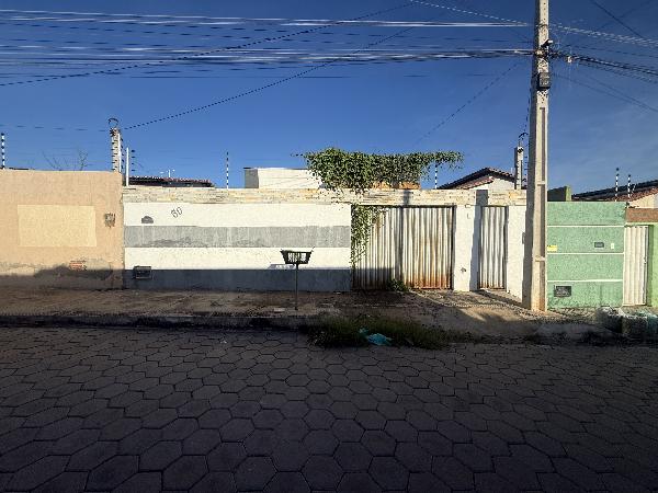 Vende-se em Mossoro-RN  Casa, 73.86 de área privativa, 200.00 de área do terreno,  2_qto(s), a.serv, WC, 1_sala(s), cozinha, 1_vaga(s) de garagem.