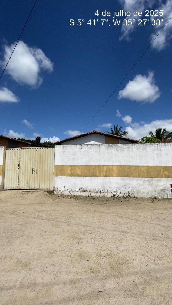 Vende-se em Ceara-Mirim-RN  Casa, 57.15 de área total, 57.15 de área privativa, 293.06 de área do terreno,  2_qto(s), a.serv, WC, 1_sala(s), cozinha.