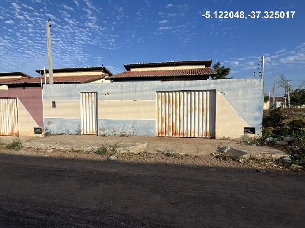 Vende-se em Mossoro-RN  Casa, 66.32 de área total, 66.32 de área privativa, 200.00 de área do terreno,  2_qto(s), WC, 1_sala(s), cozinha, 1_vaga(s) de garagem.