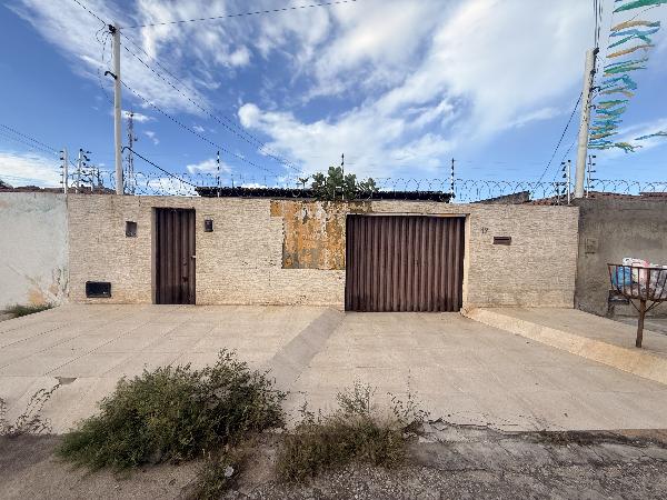 Vende-se em Mossoro-RN  Casa, 117.62 de área total, 117.62 de área privativa, 230.00 de área do terreno,  2_qto(s), a.serv, WC, WC Emp, 1_sala(s), DCE, cozinha, 1_vaga(s) de garagem.