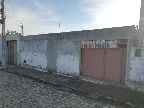 Vende-se em Ceara-Mirim-RN  Casa, 46.94 de área total, 46.94 de área privativa, 200.00 de área do terreno,  2_qto(s), WC, 1_sala(s), cozinha.