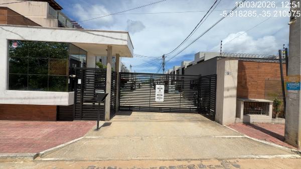 Vende-se em Parnamirim-RN  Casa, 133.90 de área total, 72.64 de área privativa, 170.00 de área do terreno,  2_qto(s), a.serv, WC, 1_sala(s), 1 lavabo(s), cozinha, 1_vaga(s) de garagem.