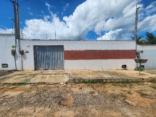 Vende-se em Mossoro-RN  Casa, 70.00 de área total, 70.00 de área privativa, 200.00 de área do terreno,  2_qto(s), varanda, a.serv, WC, 1_sala(s), cozinha.