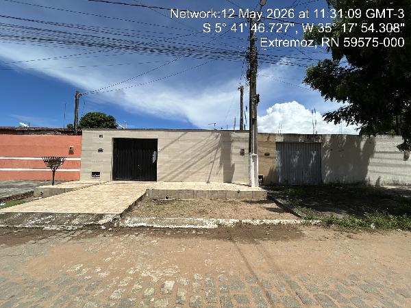 Vende-se em Extremoz-RN  Casa, 56.08 de área total, 56.08 de área privativa, 240.00 de área do terreno,  2_qto(s), varanda, a.serv, WC, 1_sala(s), cozinha, 1_vaga(s) de garagem.