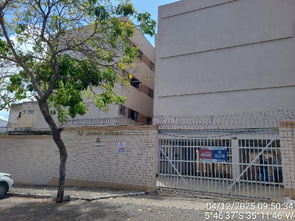 Vende-se em Natal-RN  apto, 104.86 de área total, 52.00 de área privativa,  3_qto(s), a.serv, WC, WC Emp, 1_sala(s), cozinha, 1_vaga(s) de garagem.